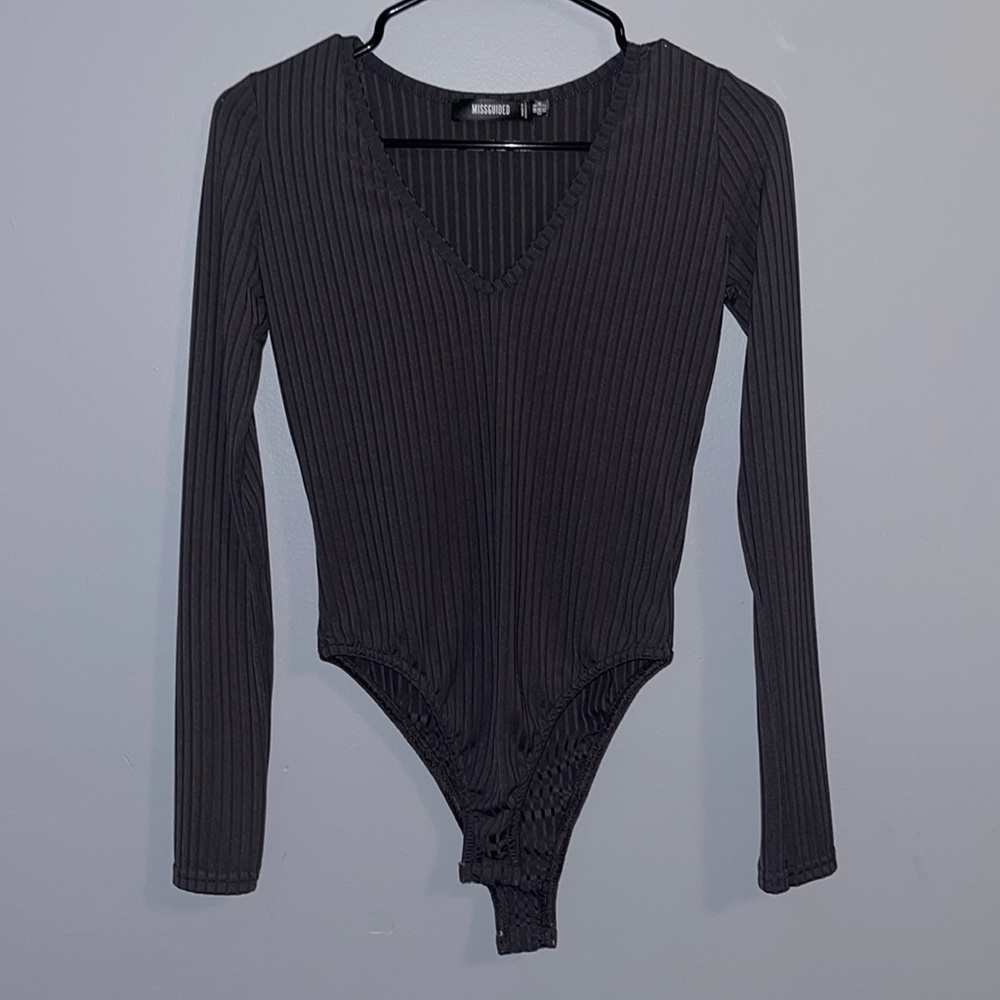 Gray V-neck body suit from missguided never worn size 2